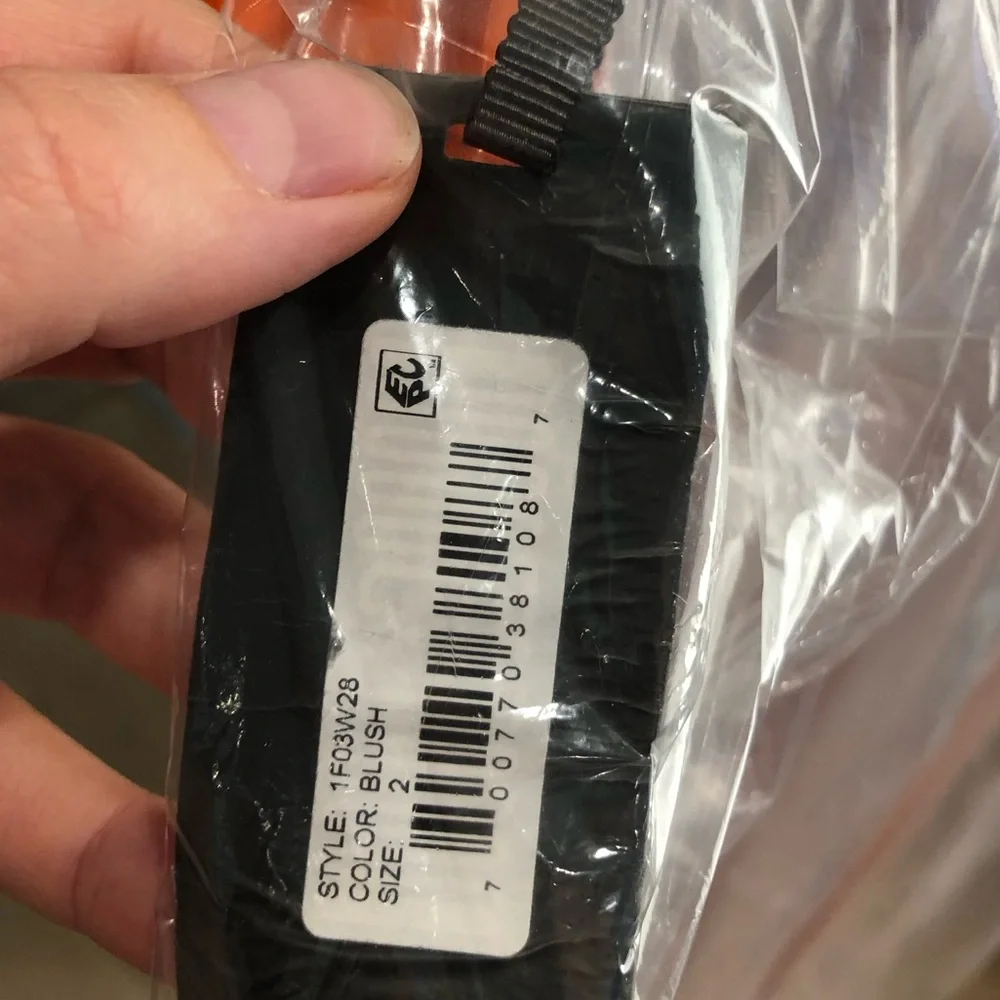 VERA WANG Women’s Sequin Bodice Blush Gown w Elegant Draped Back (Small) (2) - Picture 6 of 7